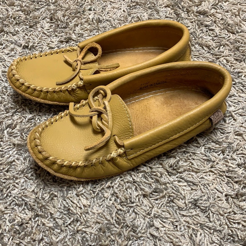 Laurentian Chief Moose Hide Leather moccasins SZ 7
